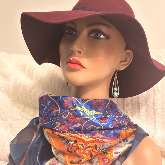 Old Navy Ladies Wide Brim Floppy Hat - Picture 4 of 6